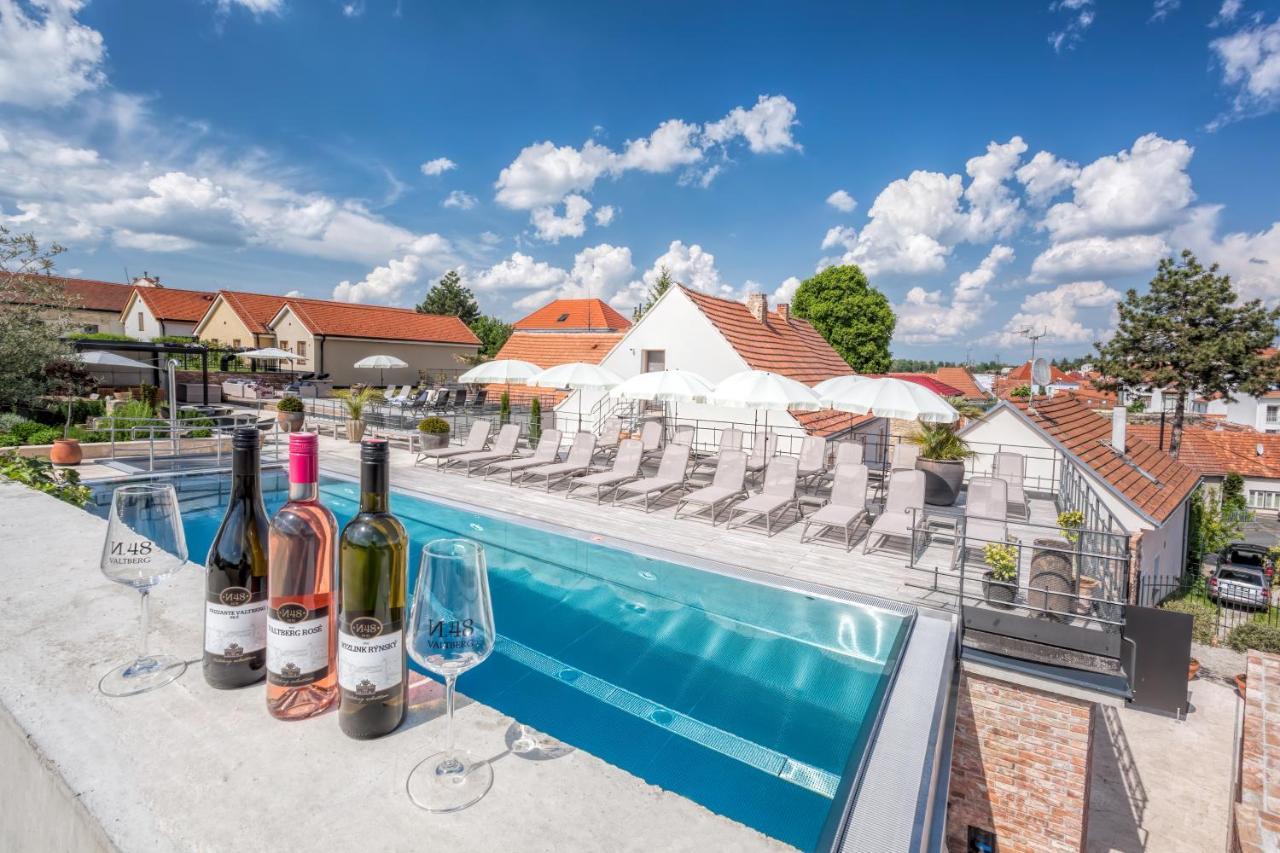 Resort Valtberg - Depandance Valtice Exteriör bild