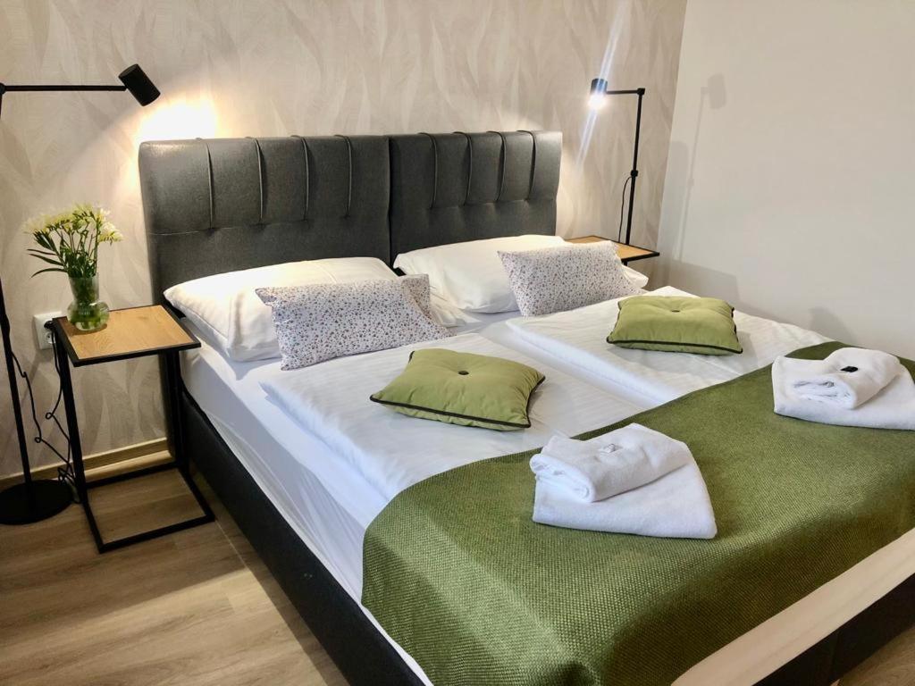 Resort Valtberg - Depandance Valtice Exteriör bild